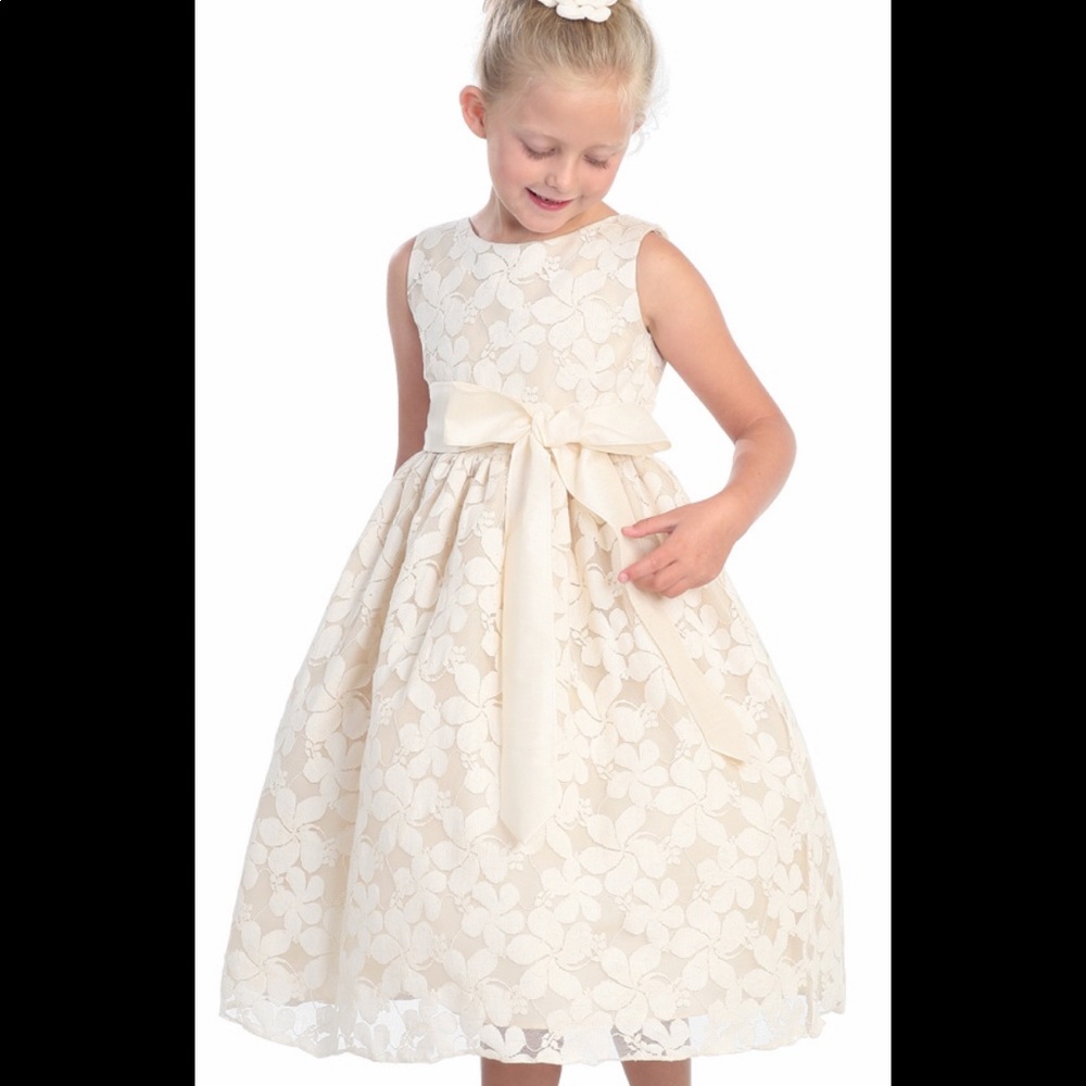 Precious Lace Flower Girl Cream Size 8 Dress🌸 New Never Worn